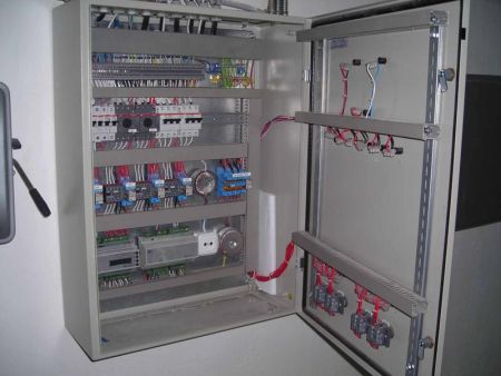 Шкаф управления вентиляцией с панелью управления встроенной в контроллер без лицевой дверцы